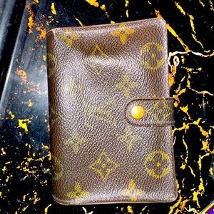Louis Vuitton Viennois monogram kisslock wallet